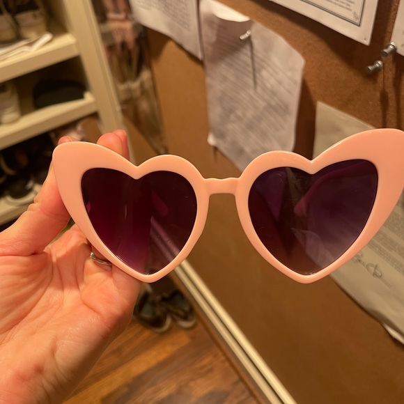 Heart-shaped Sunglasses - Picture 1 of 3
